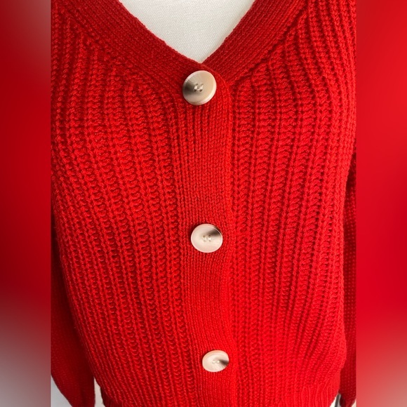 Jessica Simpson Red Sweater L Button Up V neck crop style - Picture 2 of 6